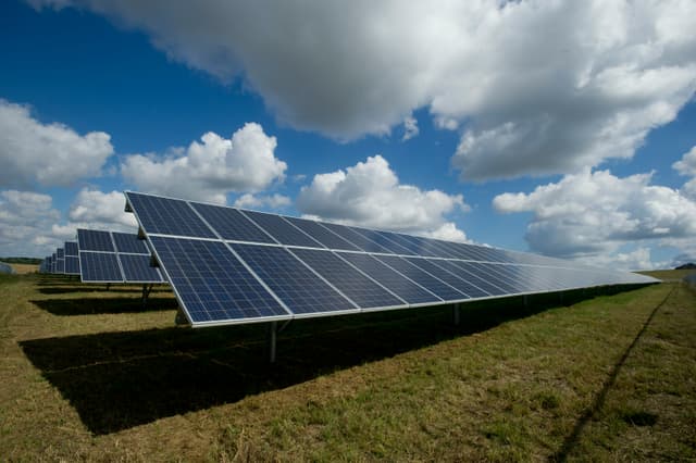 Understanding Inverters and Batteries: The Heart of Your Solar System